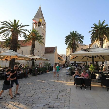 Town House In The Centre Of Historic Trogir Villa Exterior photo