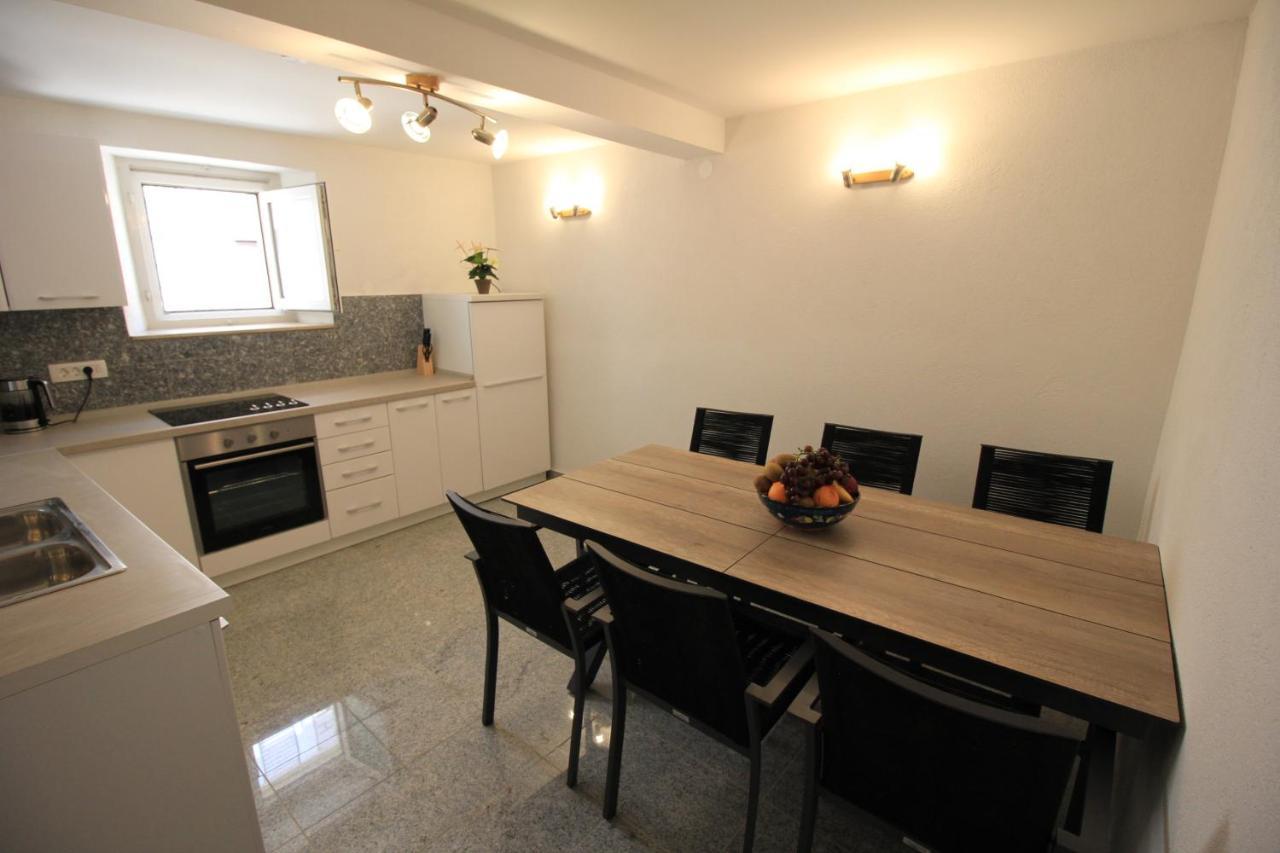 Town House In The Centre Of Historic Trogir Villa Exterior photo