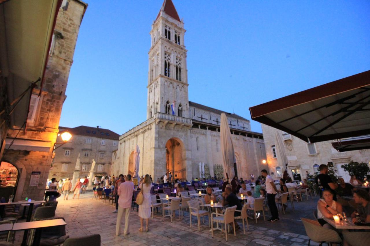 Town House In The Centre Of Historic Trogir Villa Exterior photo