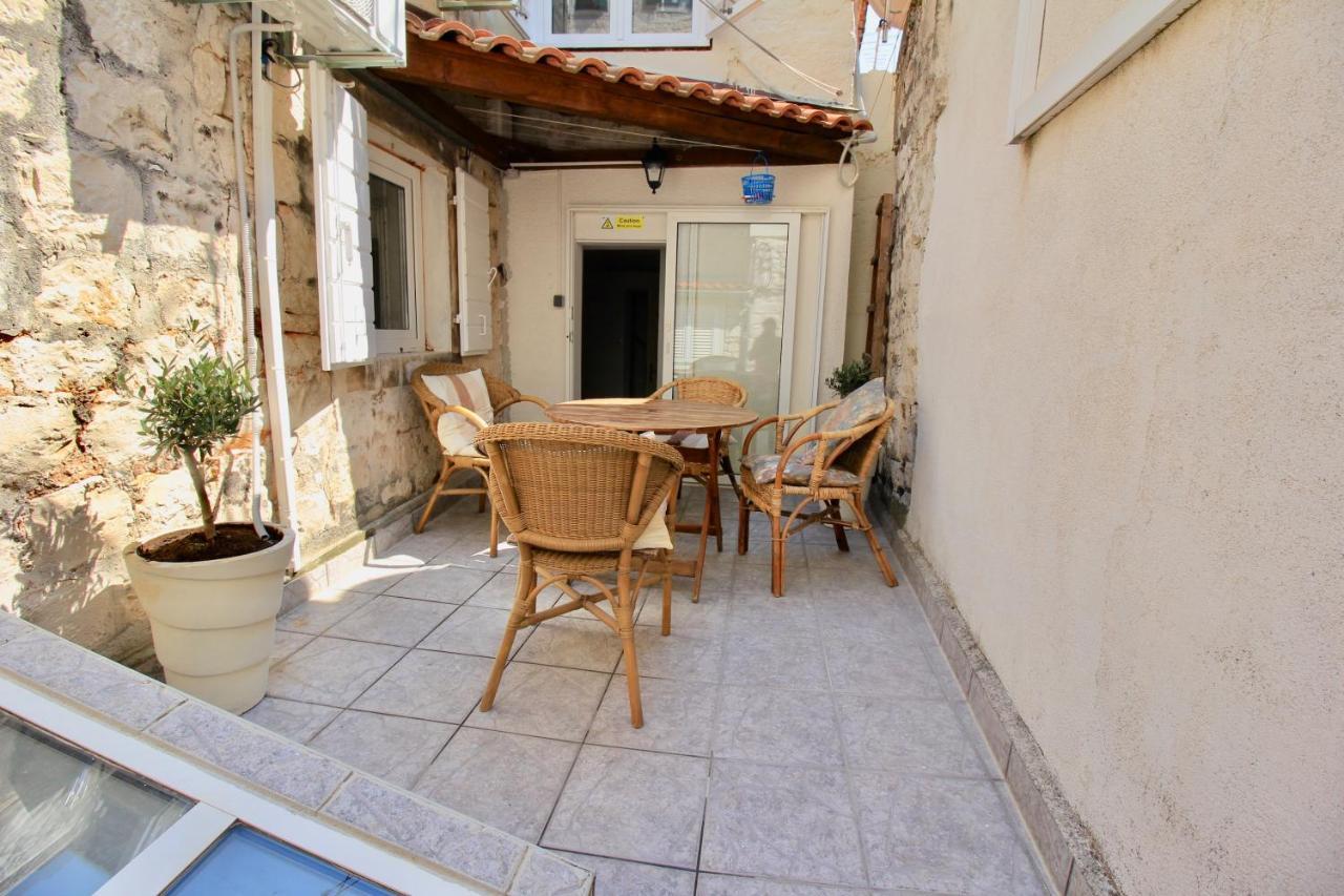 Town House In The Centre Of Historic Trogir Villa Exterior photo